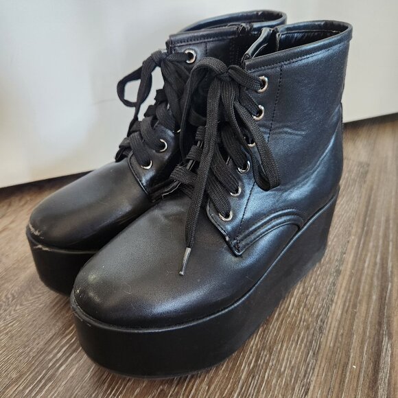 Shoes - Black Platform Boots size 7-7.5